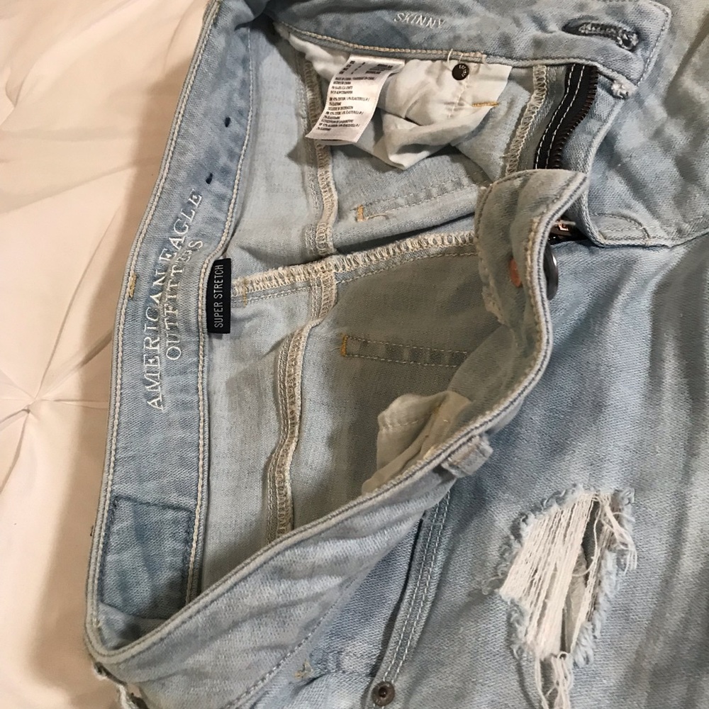 AEO Skinny Ripped Jeans!🌟 - Picture 5 of 7